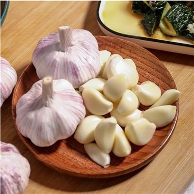 Purple Red Peeled Garlic